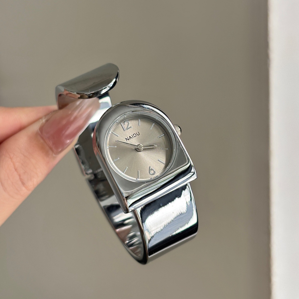 Novo Relógio de Pulso Dourado  - Luxury Watch Level avaliação e preço
